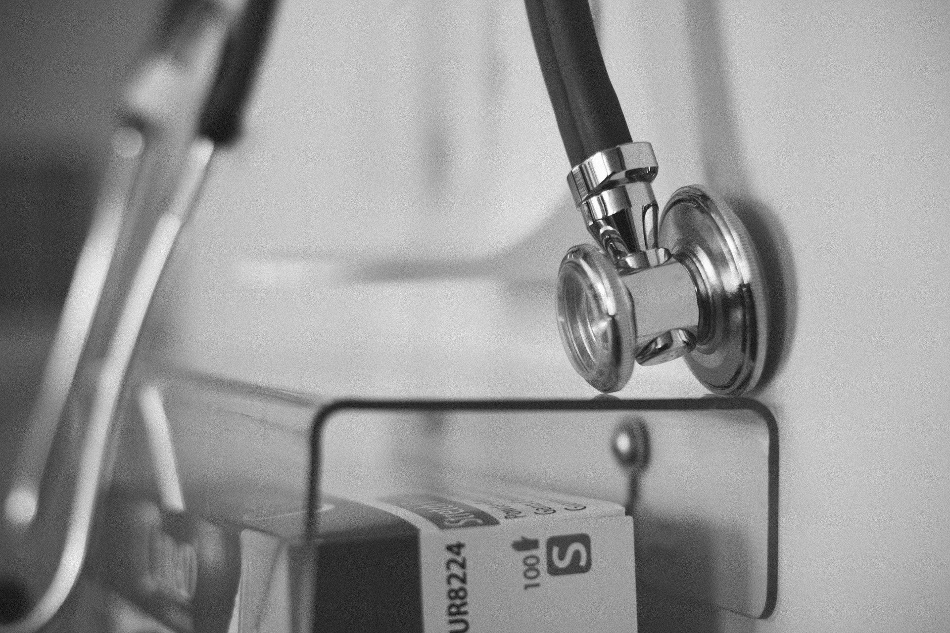 NIEUDANE POWIĘKSZANIE UST – ODSZKODOWANIE ZA BŁĄD PODCZAS ZABIEGU